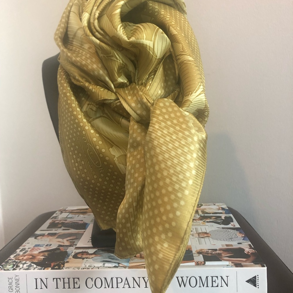 Ocar de la Renta Chartreuse Scarf